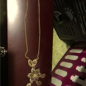 A fashion gold plated necklace